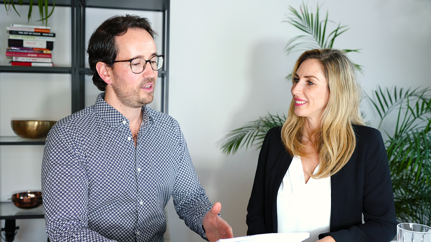 Builderz Beratungssituation mit Kundin